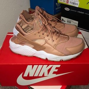 Huarache Run ultra size 9